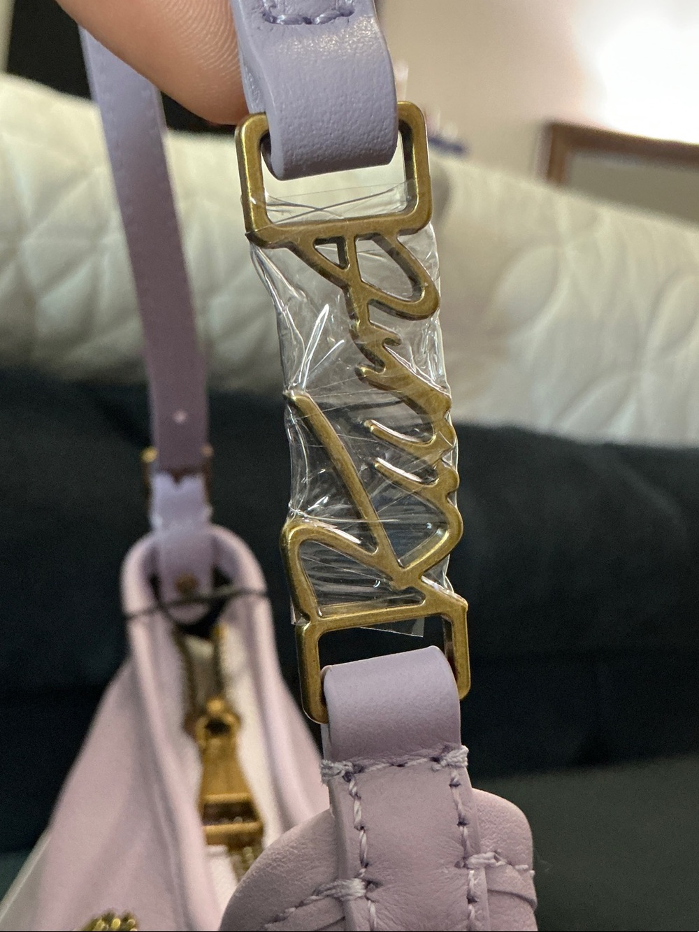 Kurt Geiger Lilac Leather shoulder bag with Gold Accent - Picture 5 of 9